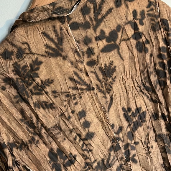 go by gosilk Crinkle Cut Jacket and Skirt Set in Chai Society 100% Silk Size M - Picture 11 of 16